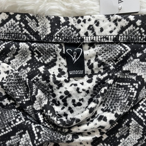 Windsor Fitted Snakeskin Mini Pencil Skirt Size XS - Picture 7 of 11